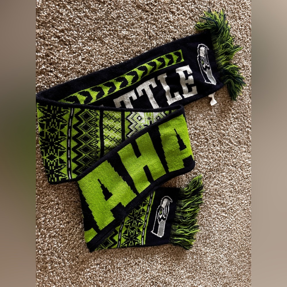 Seattle Seahawks Thick Thematic Scarf